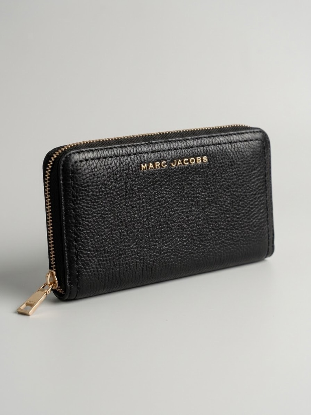 Authentic Marc Jacobs Black Leather Zippy  Wallet